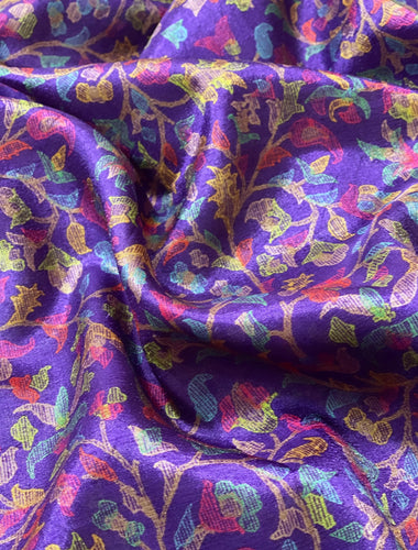 IT-V05528 Purple Paisley